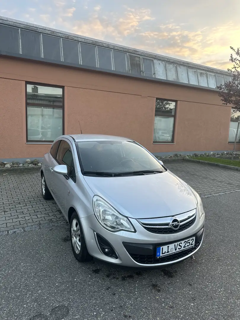 Opel Corsa D 1.4 Benzin - 2