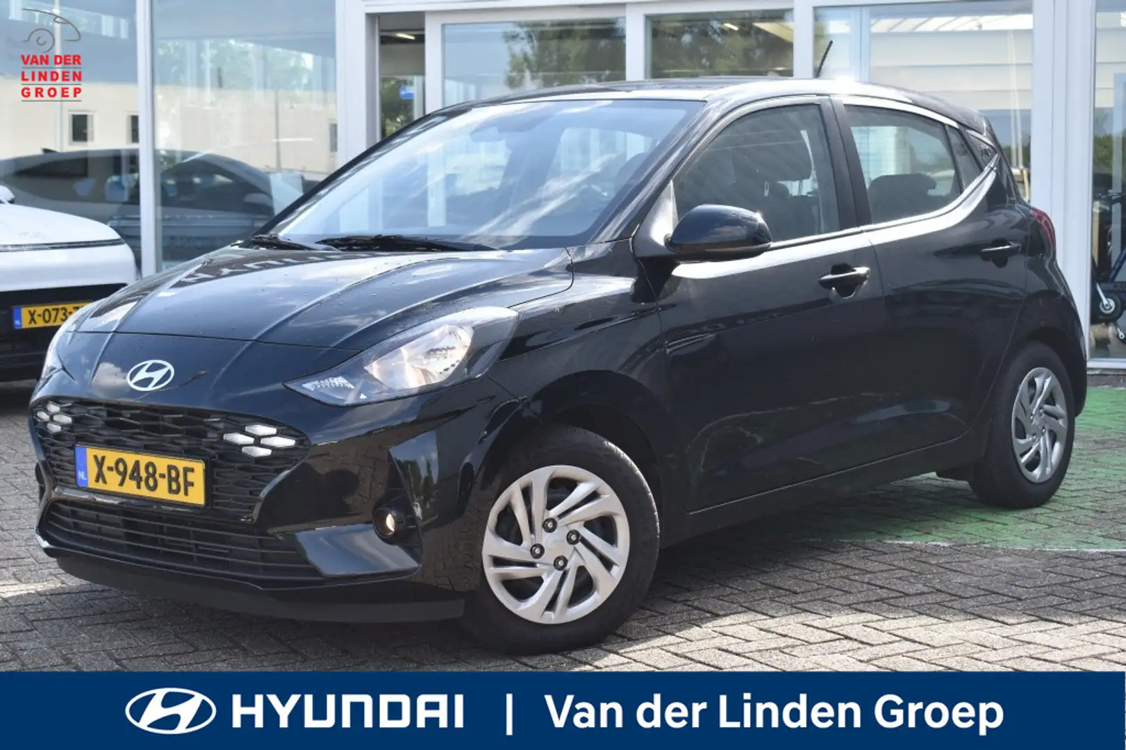 Hyundai i10 1.0 Comfort Carplay | Airco "RIJKLAARPRIJS" Zwart - 1