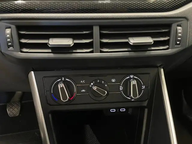 Volkswagen Taigo view 12