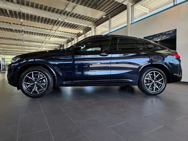 BMW X4 view 4
