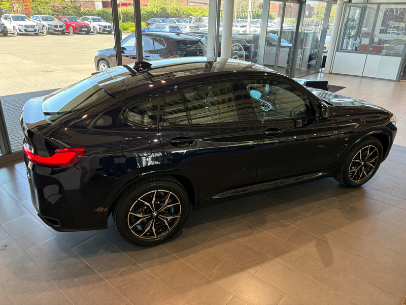 BMW X4 xDrive20d AT Navi Bluetooth PDC MP3 Schn. HeadUp — photo 7