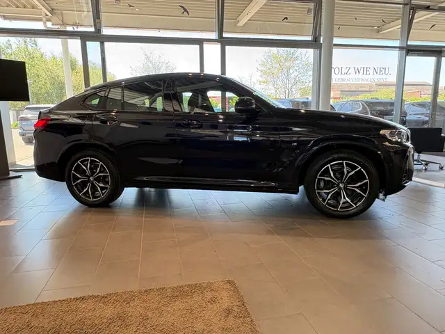 BMW X4 view 8