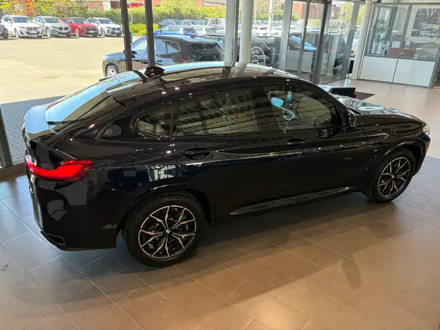 BMW X4 view 7