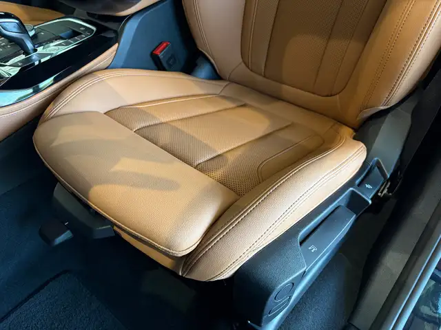 BMW X4 view 11