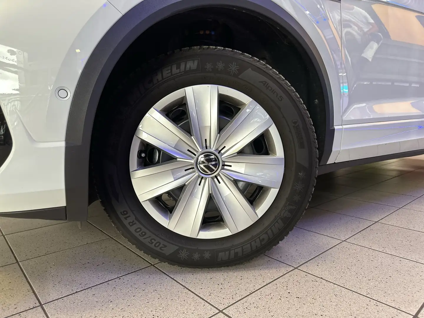 Volkswagen T-Roc R-Line 1.5 TSI DSG MATRIX LED+NAVI+KAMERA Weiß - 2
