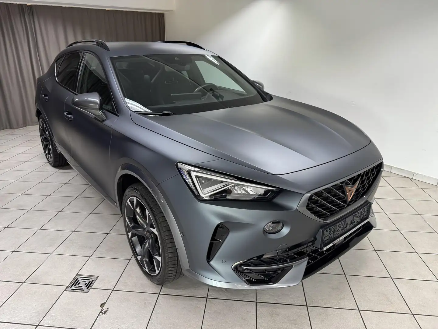CUPRA Formentor 1.4 e-HYBRID VZ  (245) EL.HECKKLAPPE/19"ALU/SH ... Grau - 1