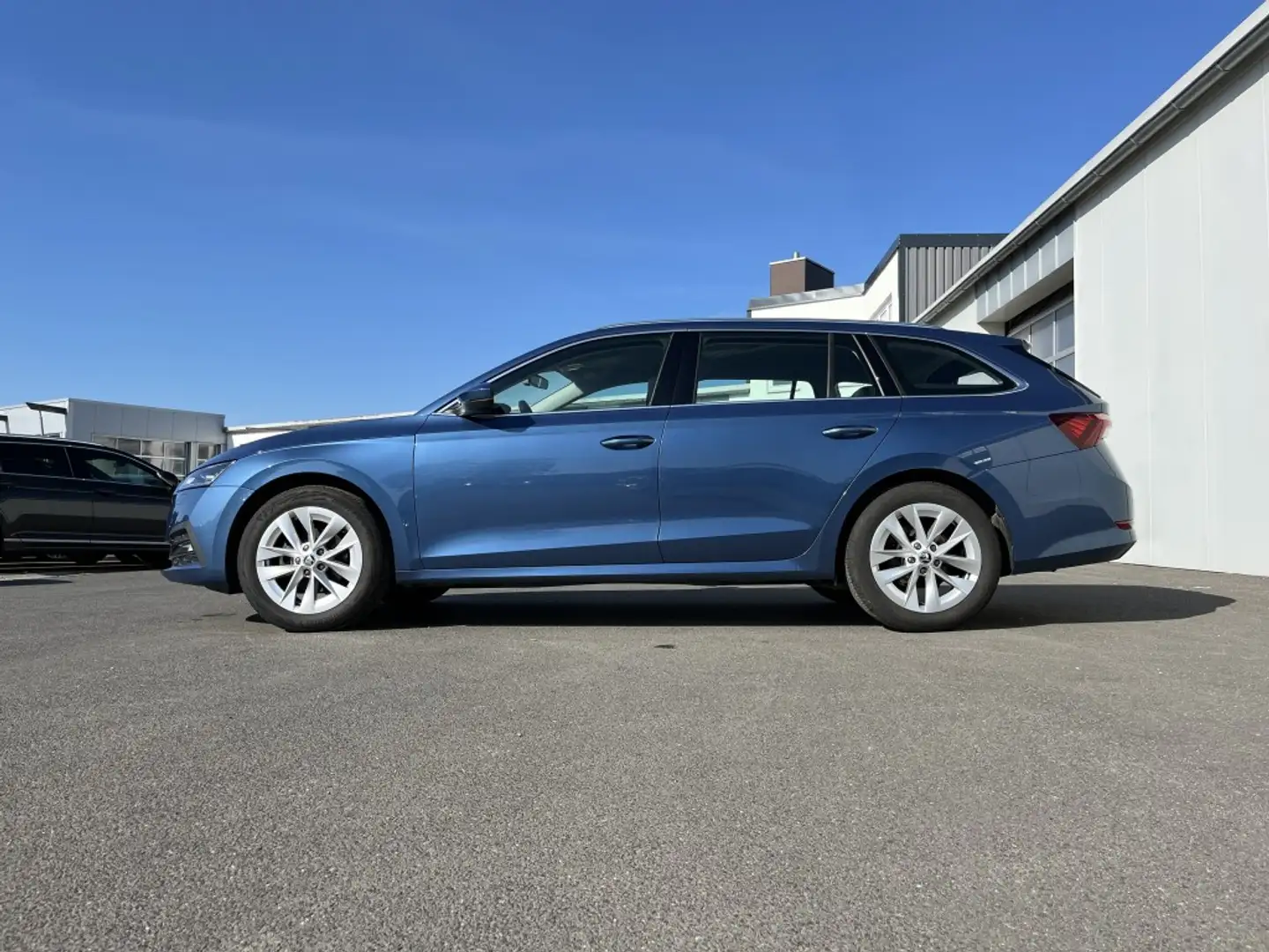 Skoda Octavia Combi 1.5 TSI First Edition 141€ m. 20% Anzahlun Blau - 2