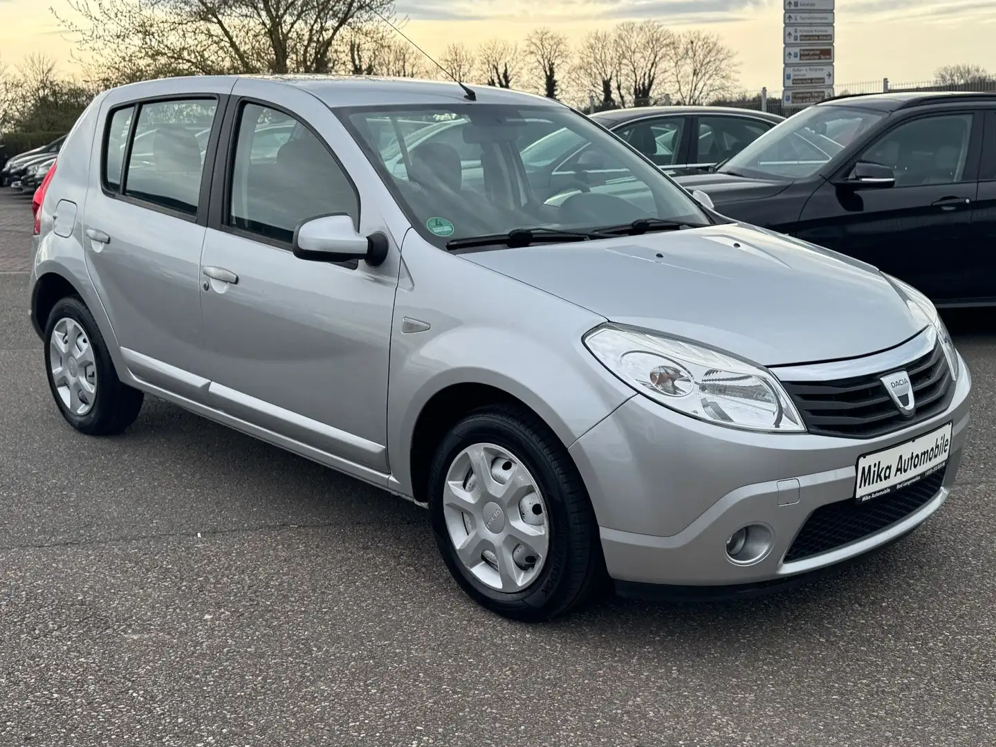 Dacia Sandero Laureate TÜV/HU/NEU Grau - 2