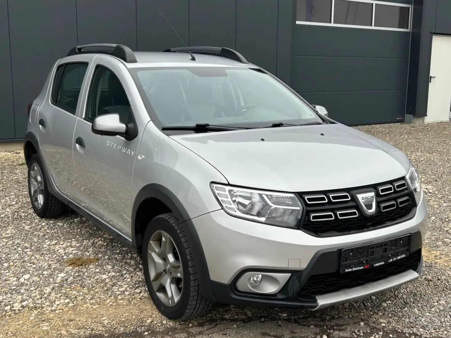 Dacia Sandero II Stepway Prestige KLIMA NAVI RFK 1HAND Grau - 1