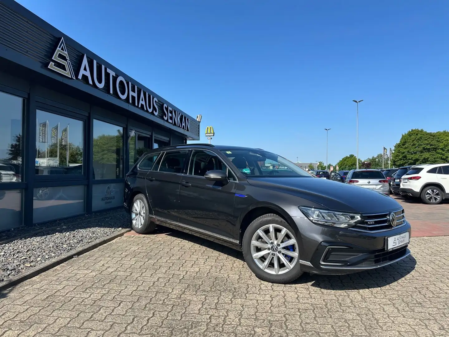 Volkswagen Passat Variant Passat GTE Variant*PANORAMA*R-CAM*AHK*LED*NAVI* Grau - 1