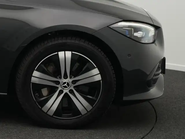 Mercedes-Benz C-Class view 8