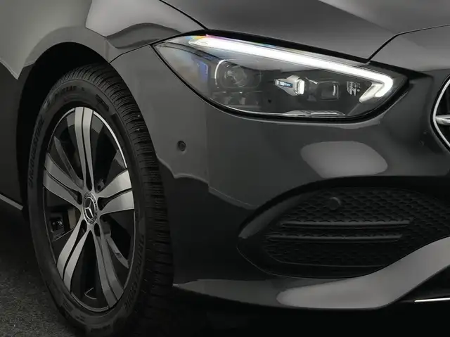 Mercedes-Benz C-Class view 9