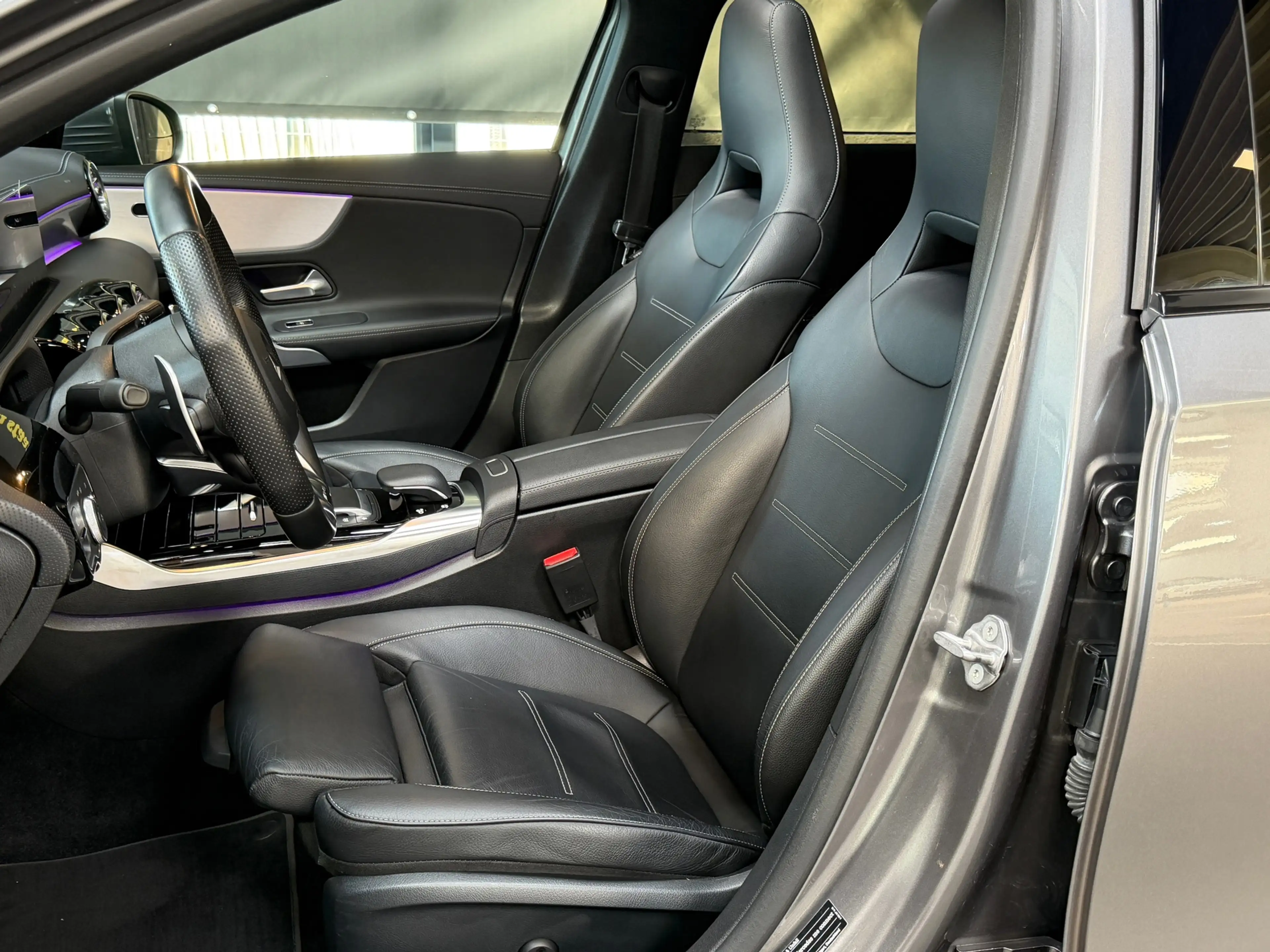 Mercedes-Benz A 35 AMG 4MATIC Premium Plus | Pano | Sfeer | Burmester | C — photo 12