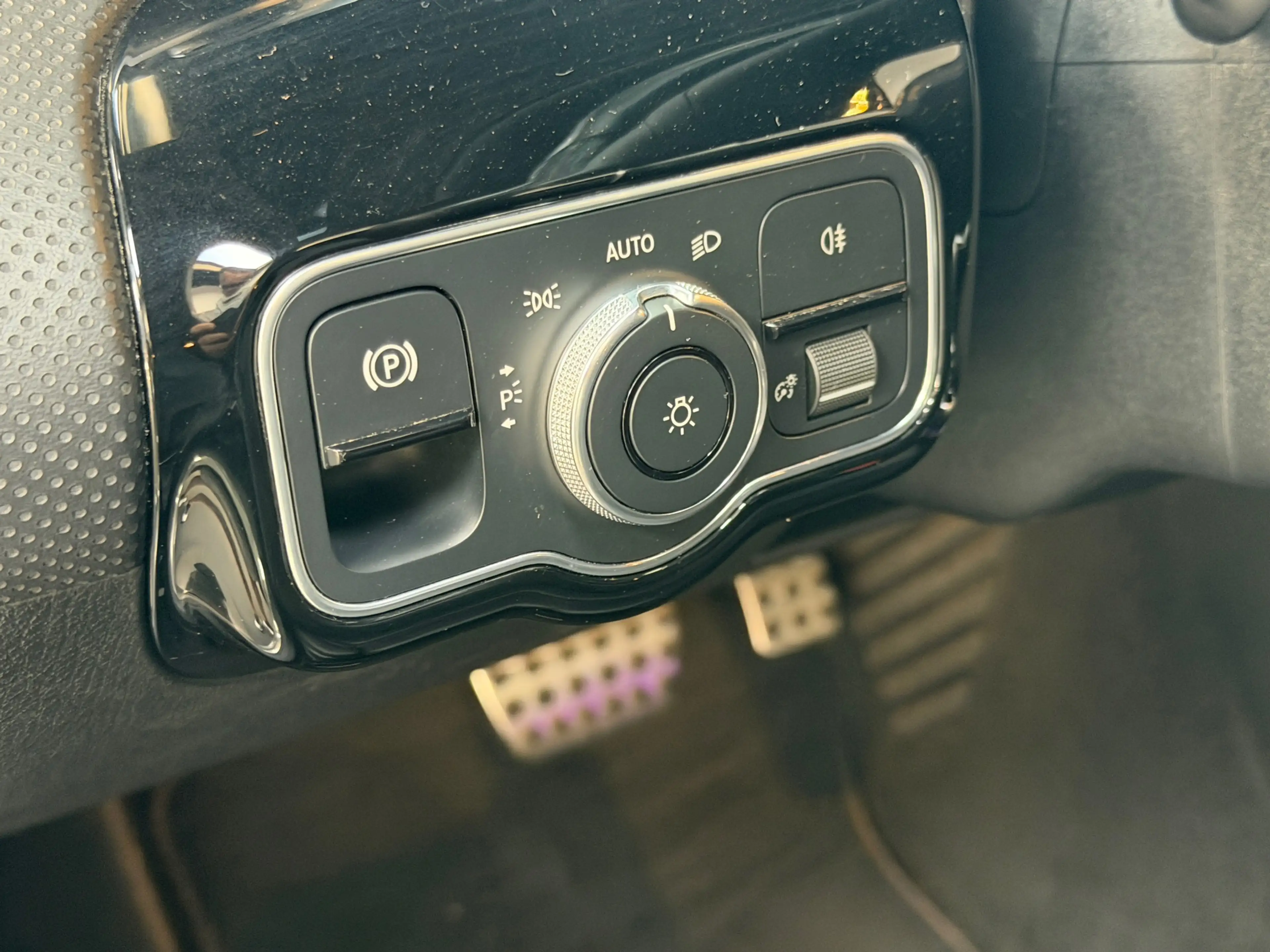 Mercedes-Benz A 35 AMG 4MATIC Premium Plus | Pano | Sfeer | Burmester | C — photo 10