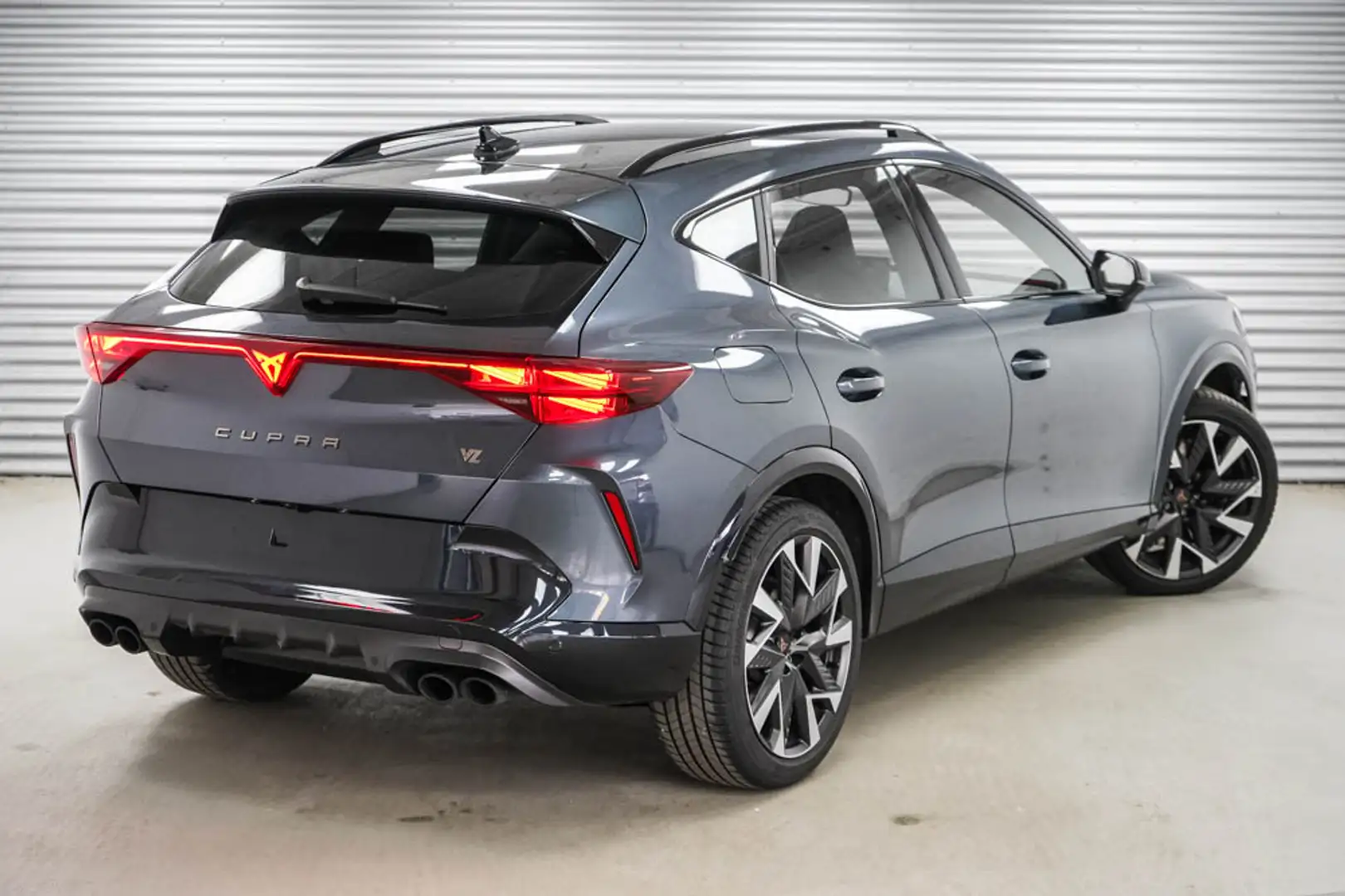 CUPRA Formentor 2,0 TSI DSG 4x4 VZ Grau - 2