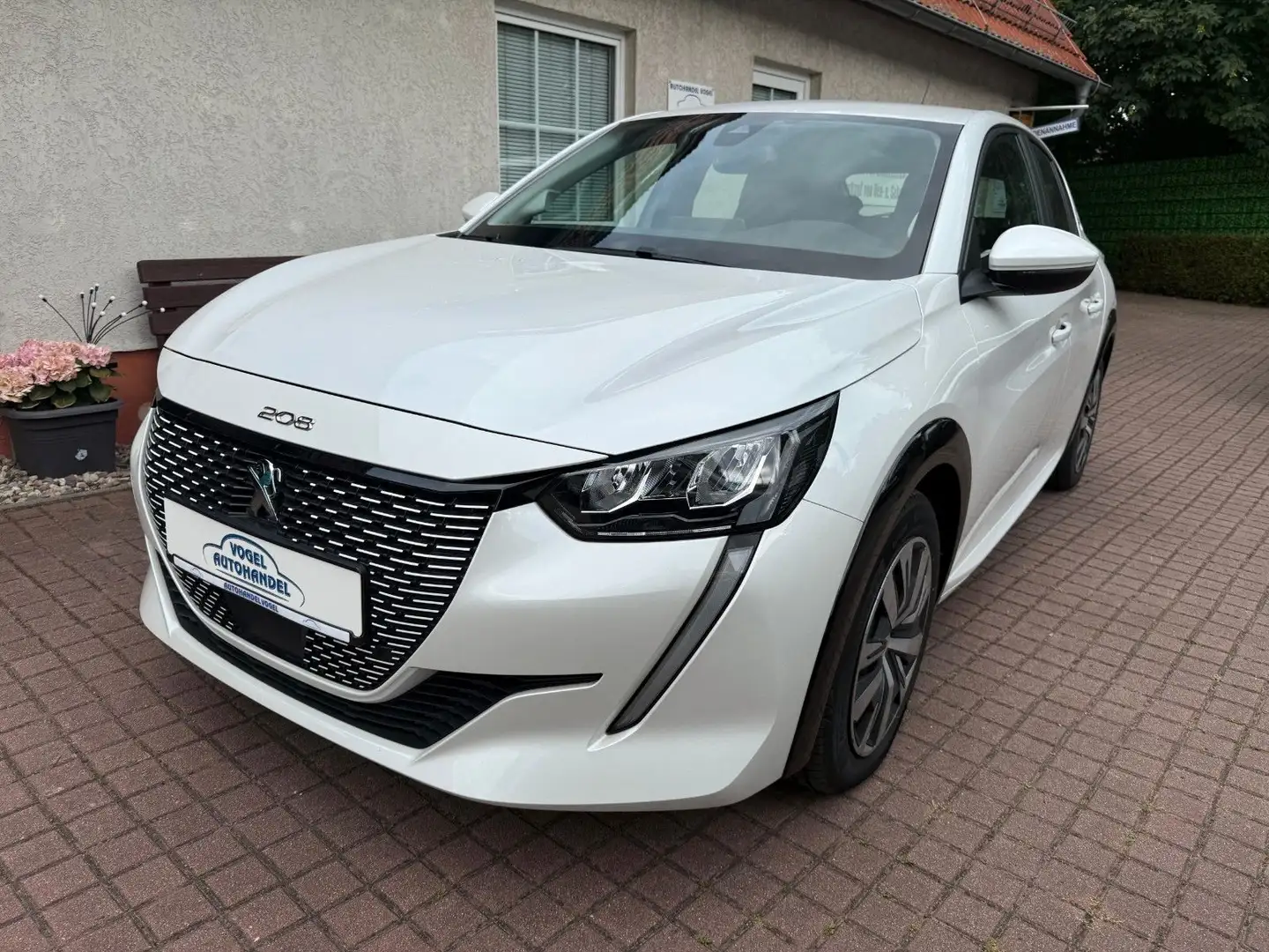 Peugeot 208 e-Active*CAM*NAVI*SITZHZG*DAB*WÄRMEPUMPE* Weiß - 1