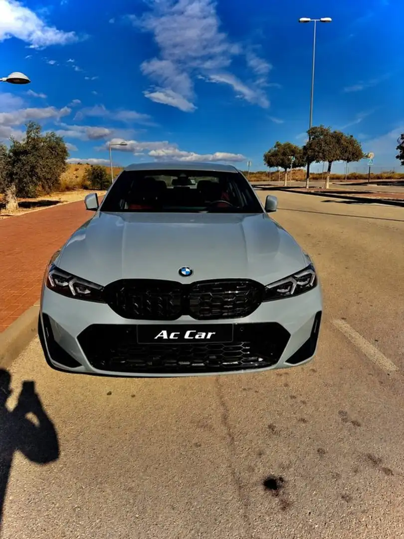 BMW 330 330iA M Sport - 1