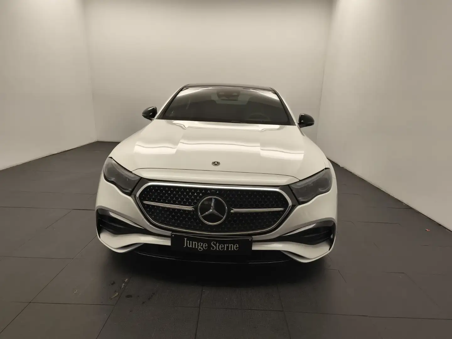 Mercedes-Benz E 200 E 200 AMG Advanced+ Pano Distro SuperScreen Burm Weiß - 2
