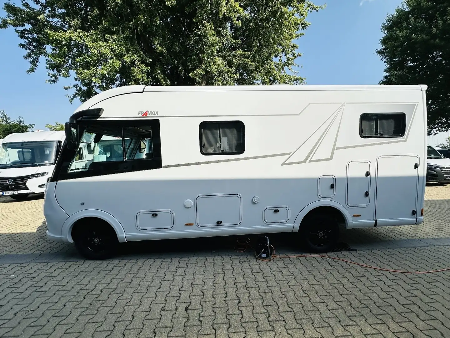 Frankia M-Line NEO MI 7 BD Neo 4,5t #LiFePo #SOLAR #MBUX Wit - 2