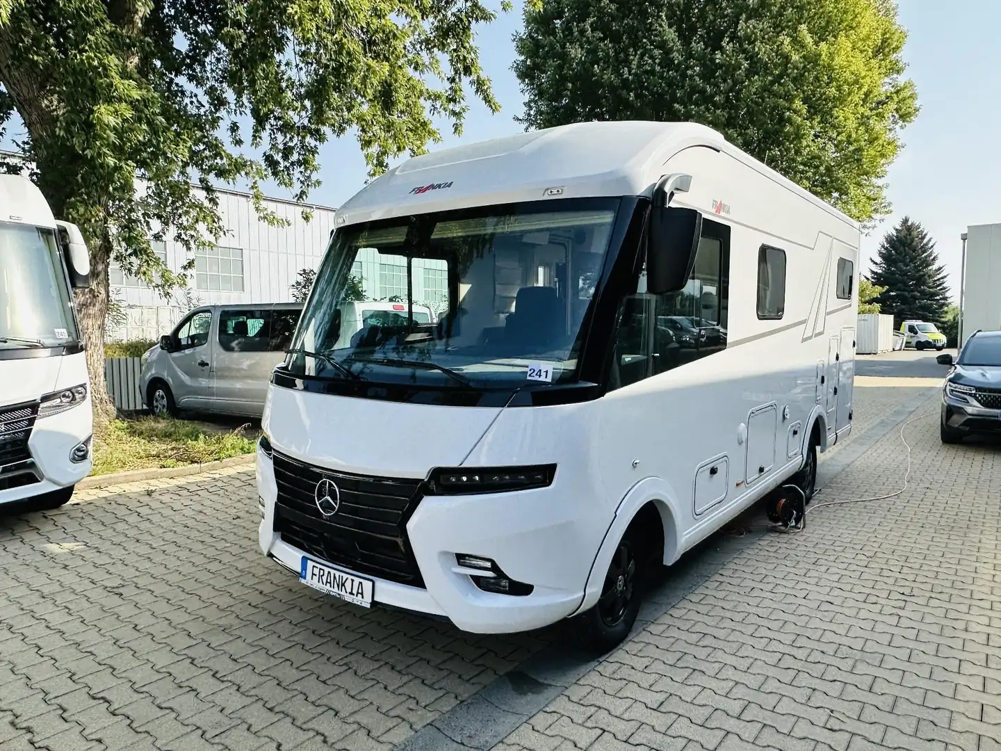 Frankia M-Line NEO MI 7 BD Neo 4,5t #LiFePo #SOLAR #MBUX Wit - 1