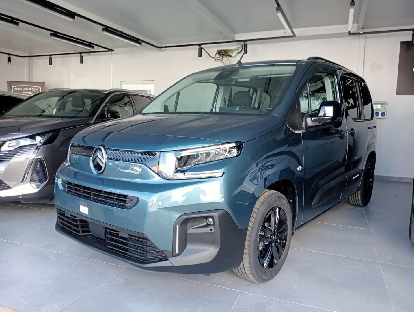 Citroen Berlingo ë-Berlingo 50kWh Talla M Plus Azul - 1