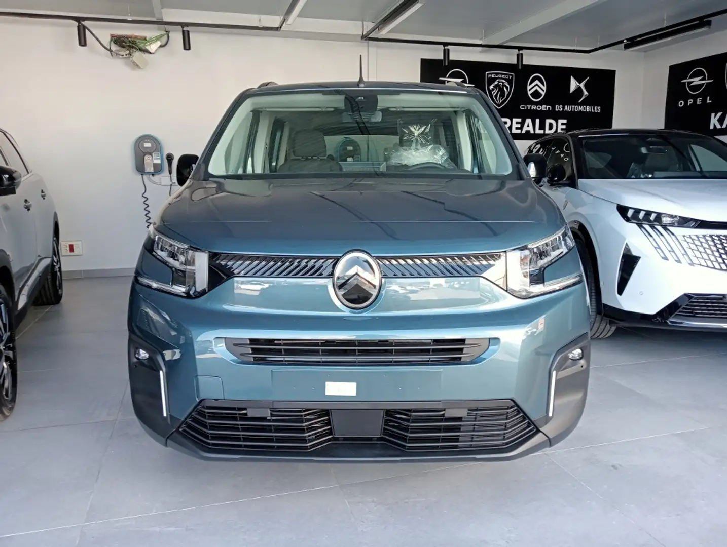 Citroen Berlingo ë-Berlingo 50kWh Talla M Plus Azul - 2