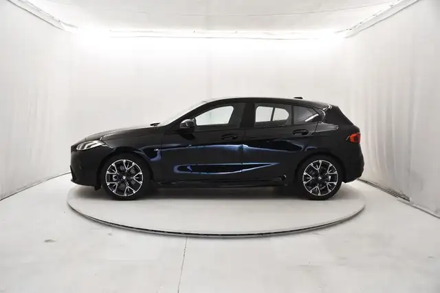 BMW 1 Series view 2
