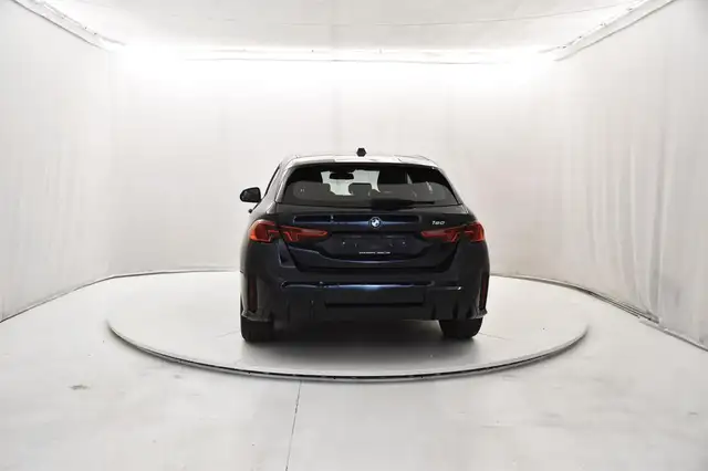 BMW 1 Series view 4