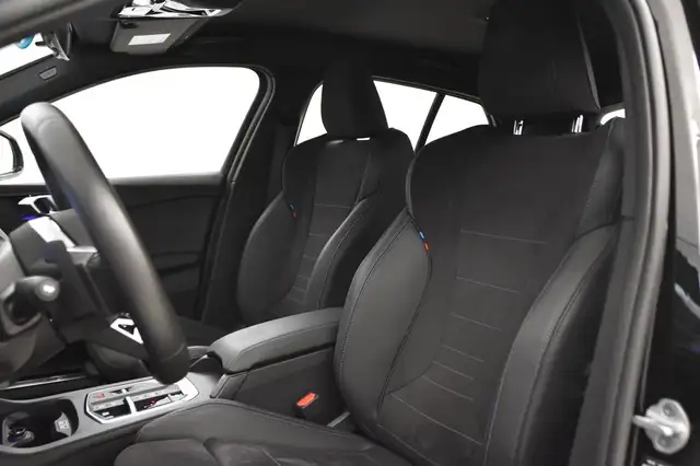 BMW 1 Series view 13