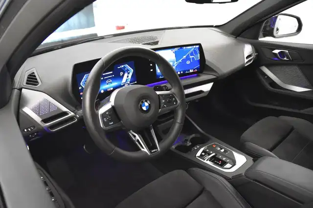 BMW 1 Series view 11