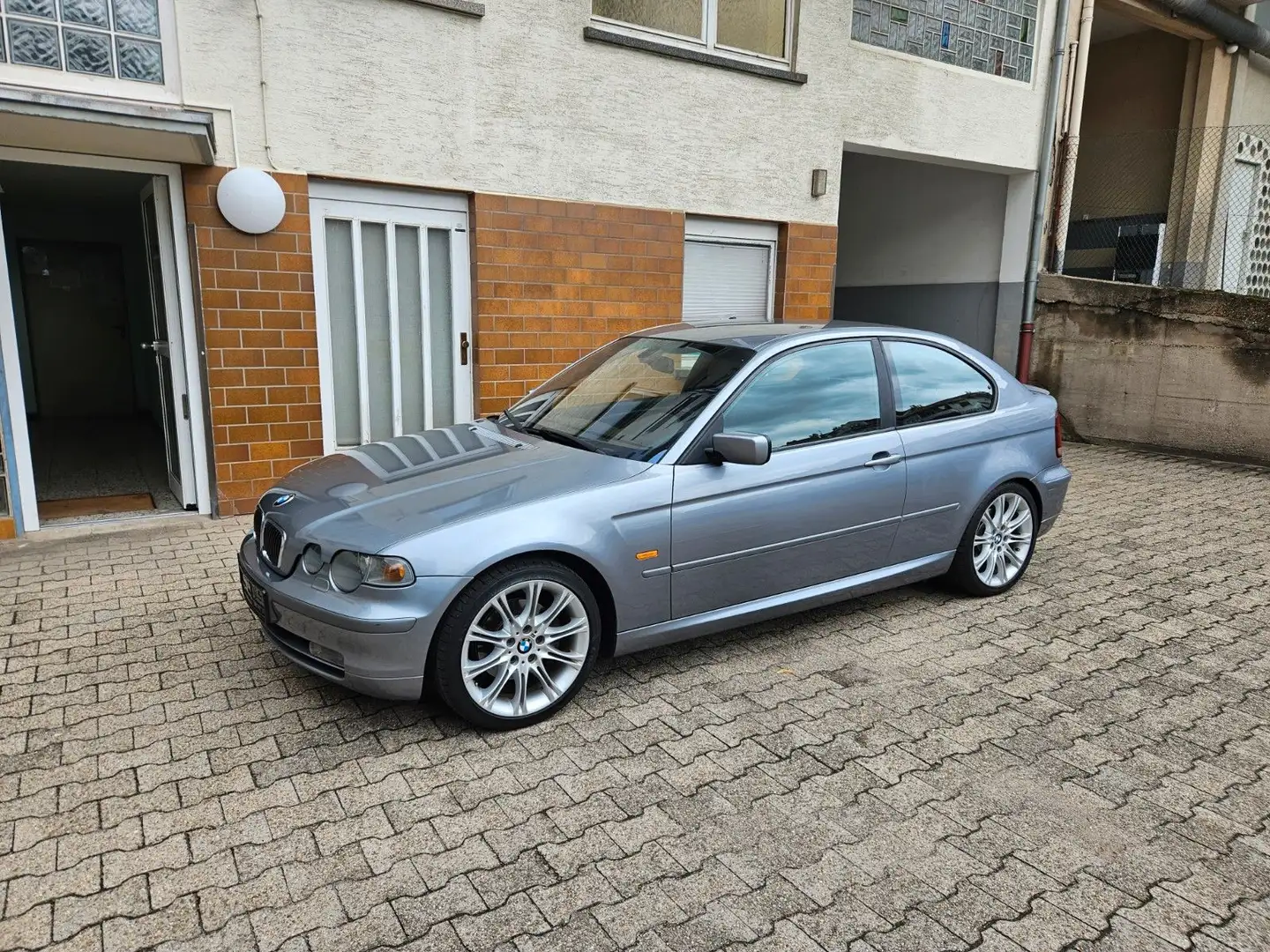 BMW 325 ti Compact / TÜV NEU Grau - 1