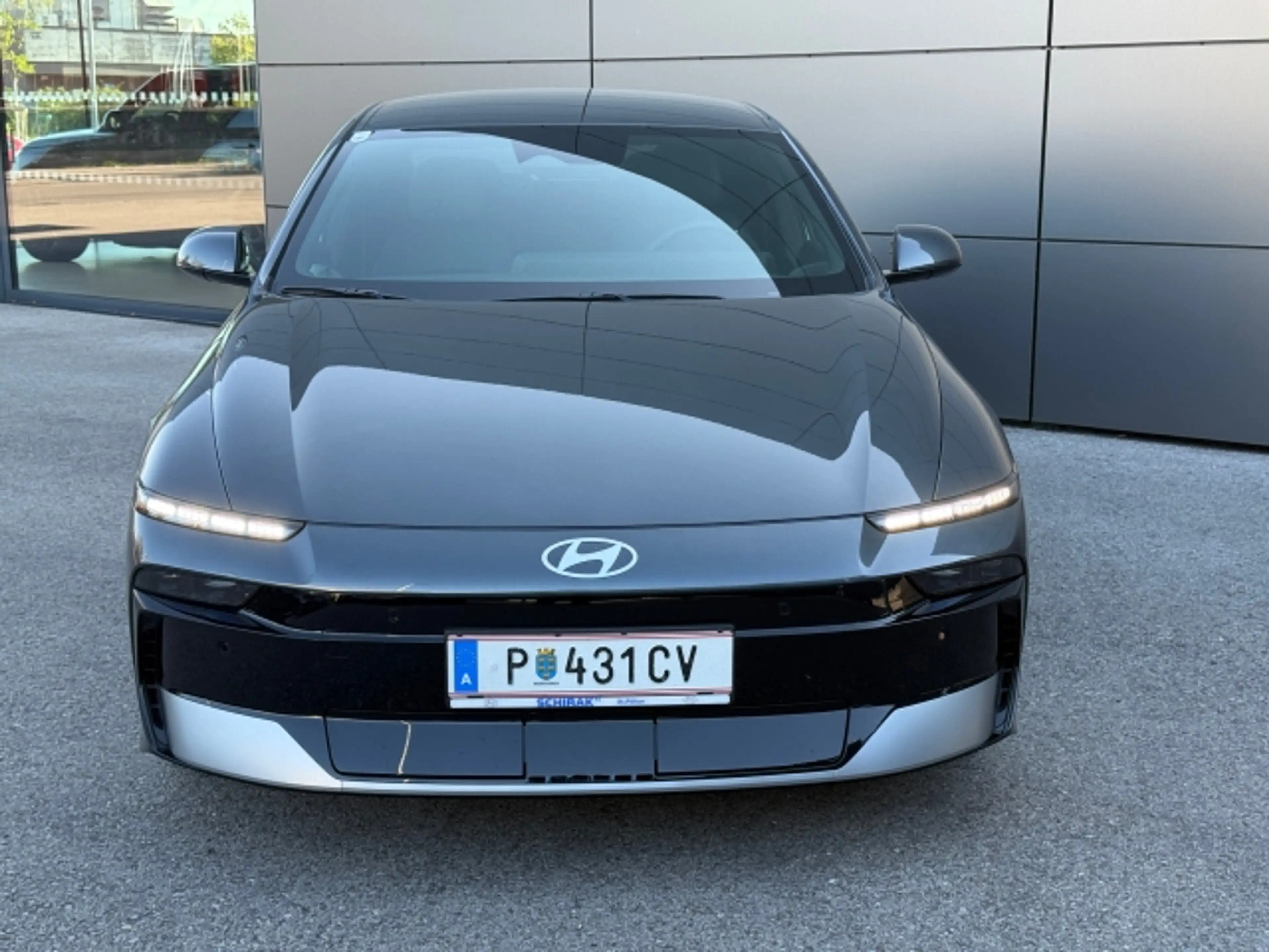 Hyundai IONIQ 6 Comfort Line — photo 3