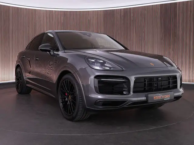 Porsche Cayenne view 15