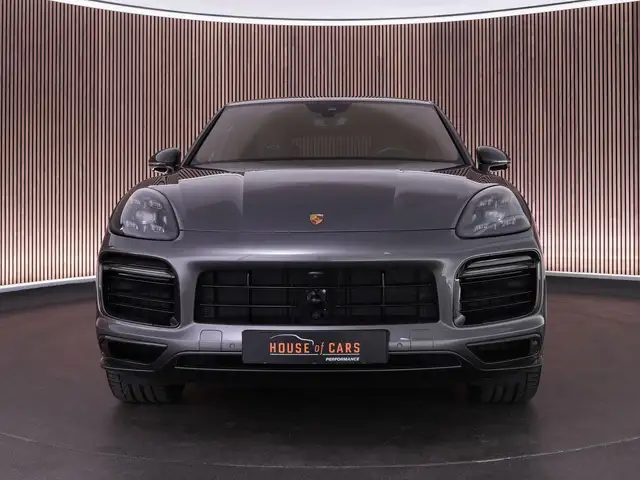 Porsche Cayenne view 6