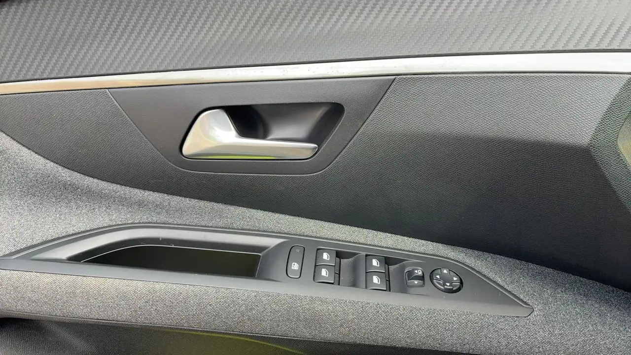 Peugeot 3008 3008 — photo 23