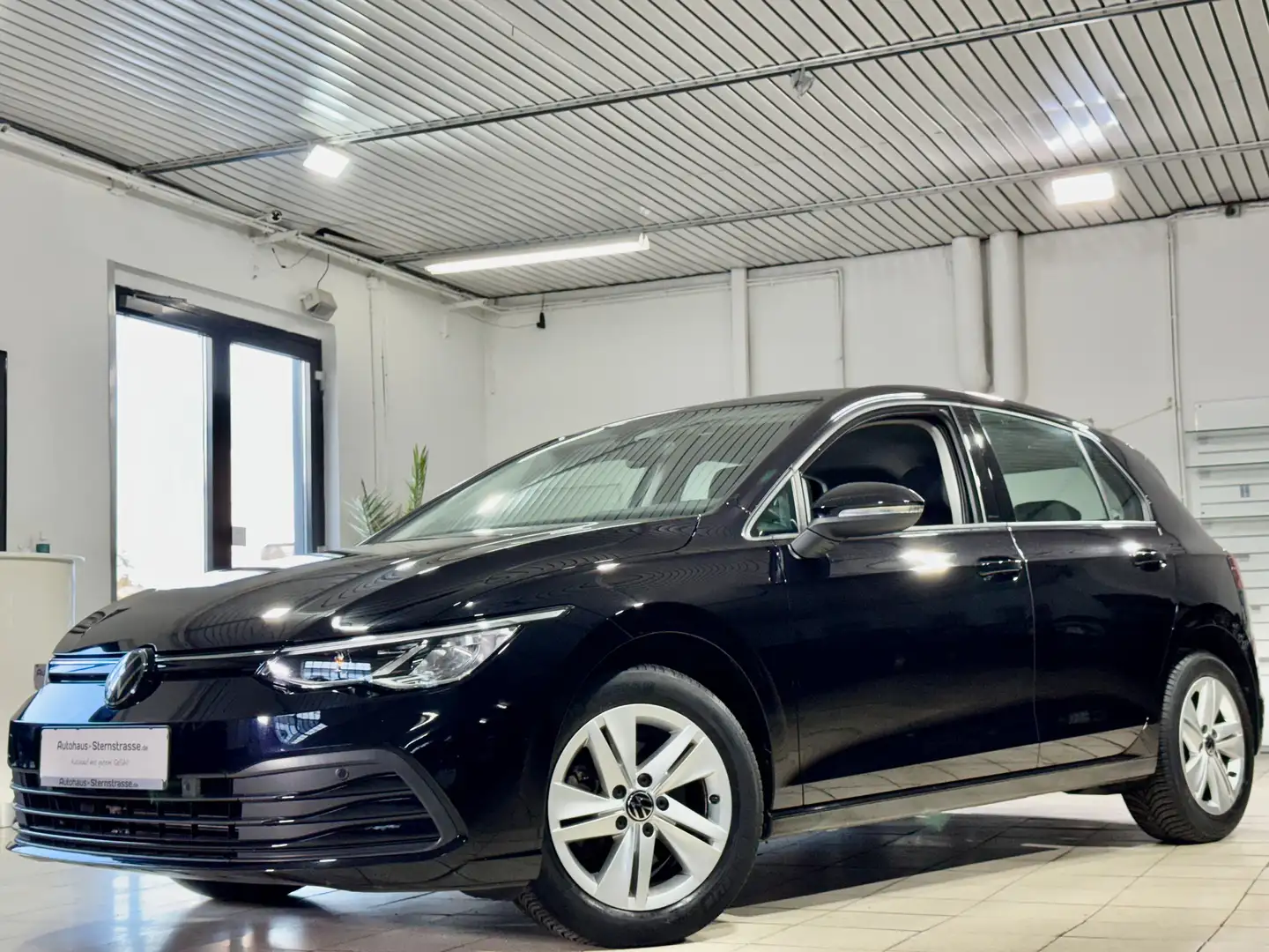 Volkswagen Golf Lim.∗Life∗ACC∗St. & L.Hzg∗AppConnect∗LED Nero - 1