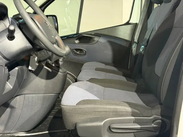 Opel Vivaro view 27
