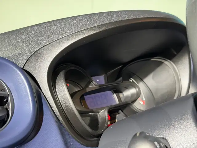 Opel Vivaro view 26