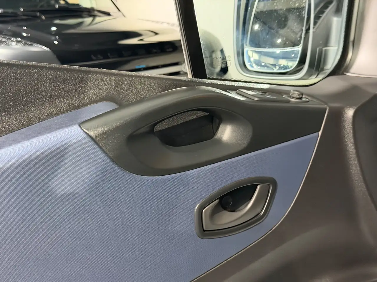 Opel Vivaro Kasten L1H1 2,7t Bild 23
