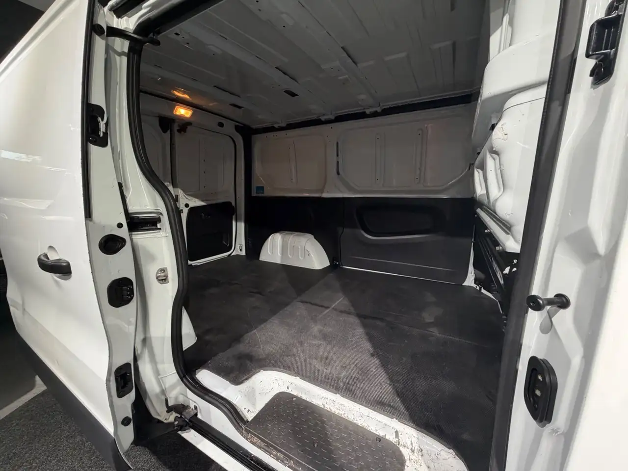 Opel Vivaro Kasten L1H1 2,7t Bild 17