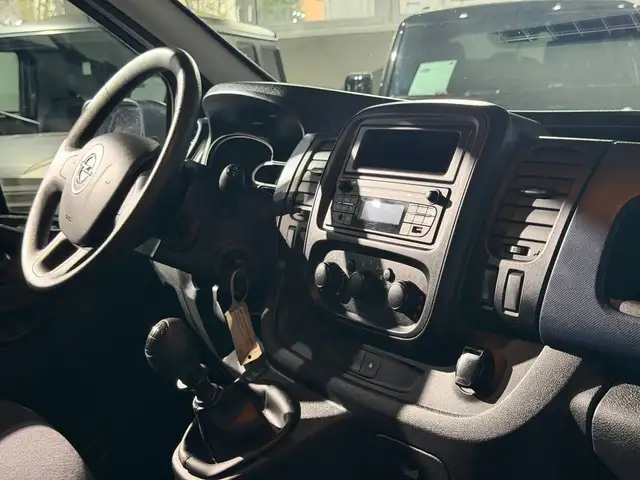 Opel Vivaro view 30