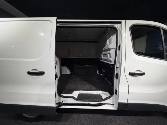 Opel Vivaro view 12