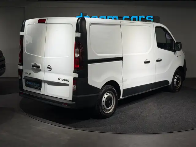 Opel Vivaro view 4