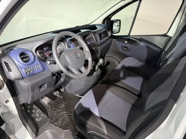 Opel Vivaro view 21