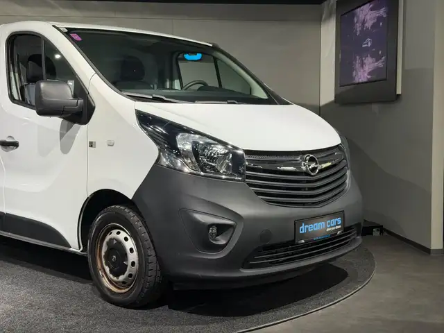 Opel Vivaro view 11