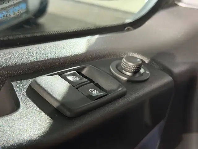 Opel Vivaro view 24