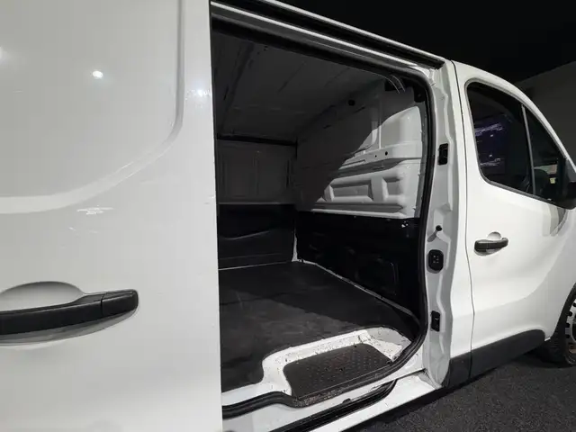 Opel Vivaro view 13