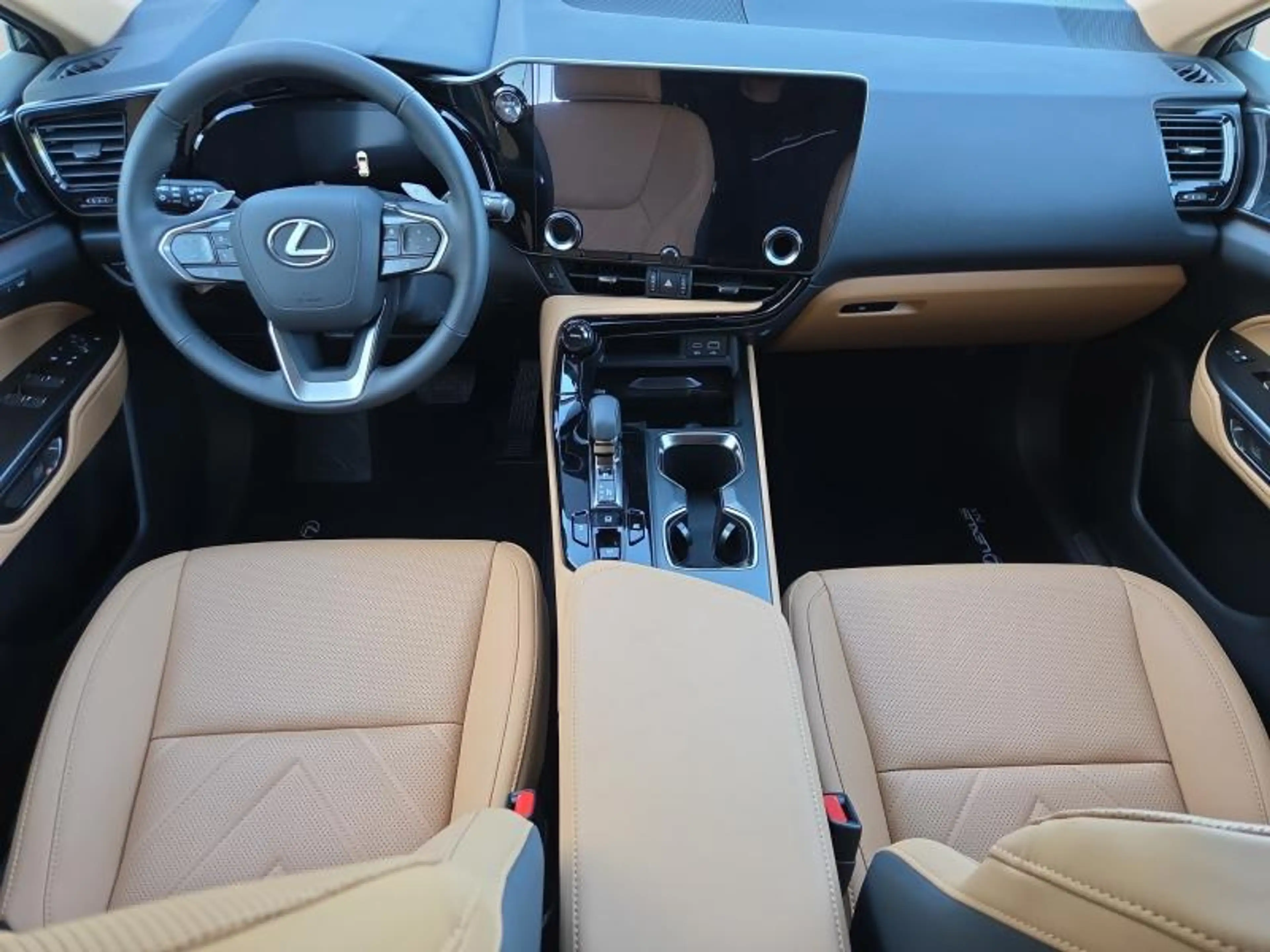 Lexus NX 350h Executive Line / Hybrid — photo 3