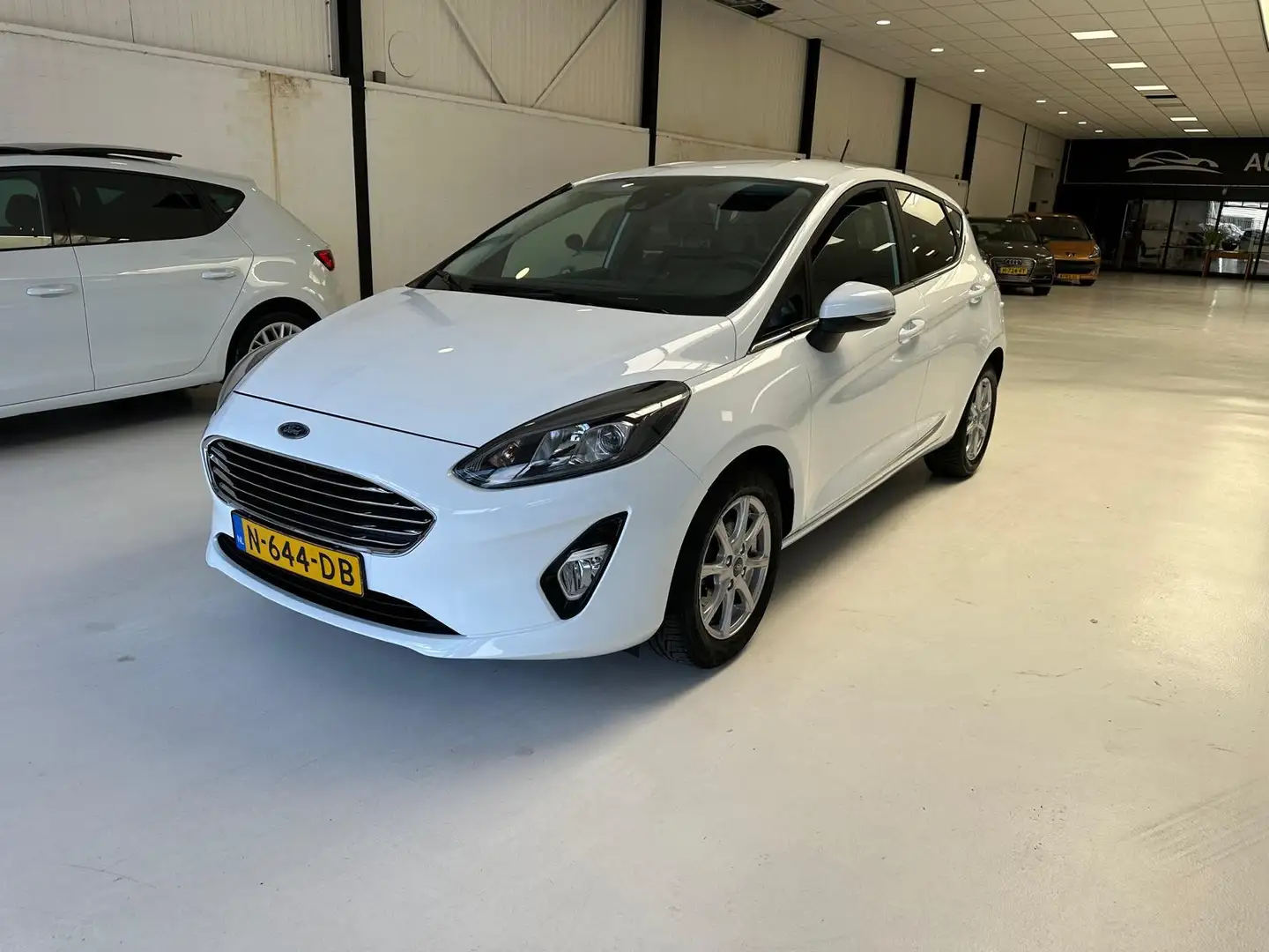 Ford Fiesta 1.0 EcoBoost Hybrid Titanium INC 1 JAAR GARANTIE ! Wit - 2