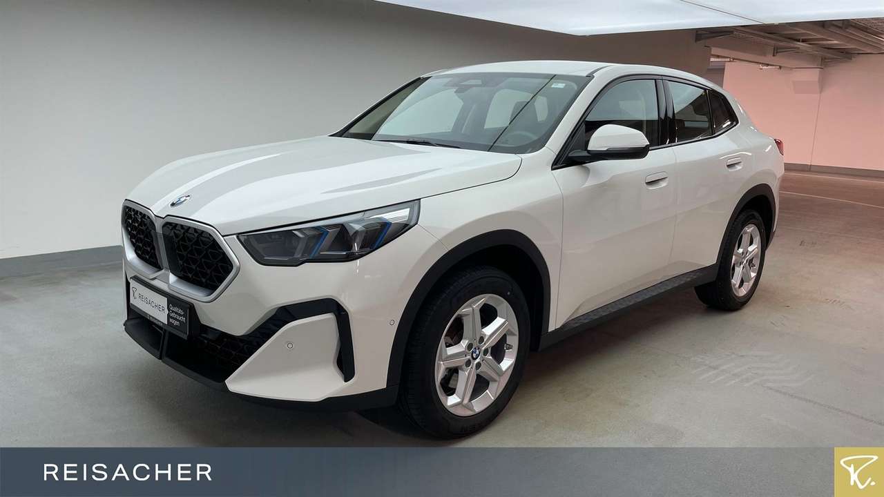 BMW X2 — BMW X2 sDrive20i A,LC+,PA,RFK,DA,18",DAB,